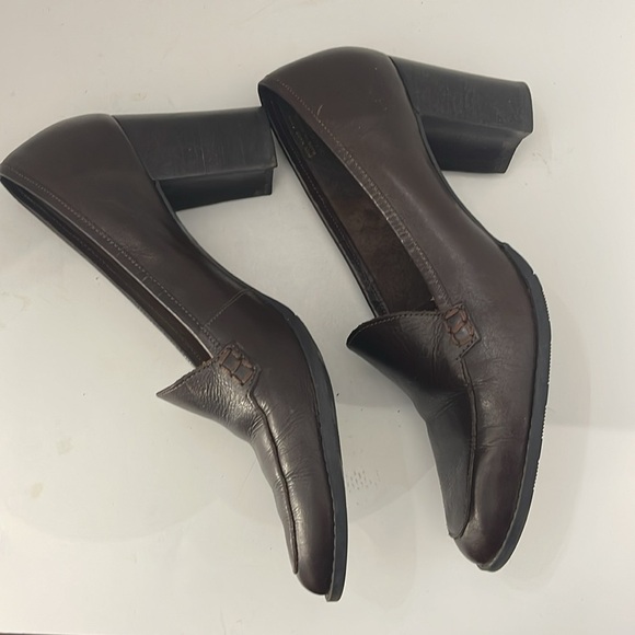 Westies Women's Brown Leather Loafers Chunky 3 Inch Heels Slip On - Picture 9 of 11